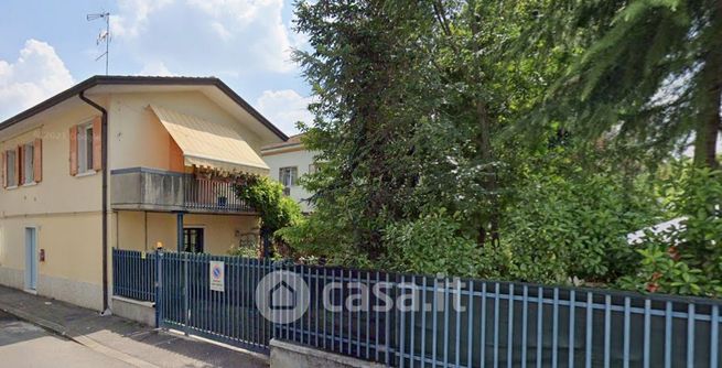 Casa bi/trifamiliare in residenziale in Via Fiordiligi