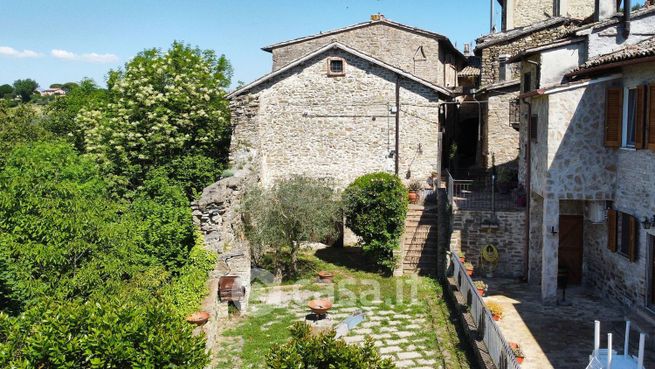 Casa indipendente in residenziale in Via del Turrione 10