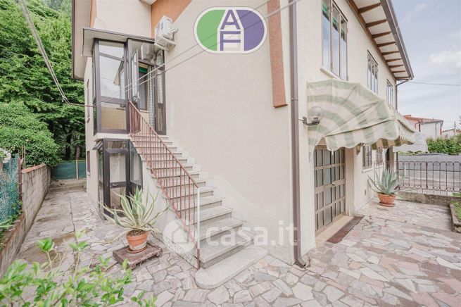 Casa bi/trifamiliare in residenziale in Via Capitanio 35
