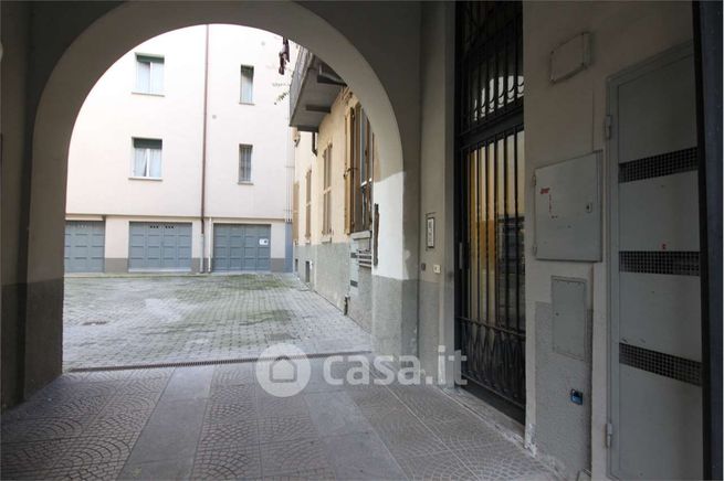 Appartamento in residenziale in Via Rezzonico 12