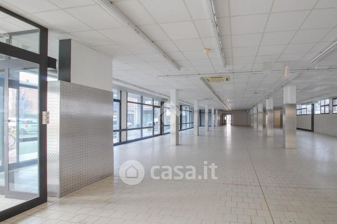 Ufficio in commerciale in Via Gatti