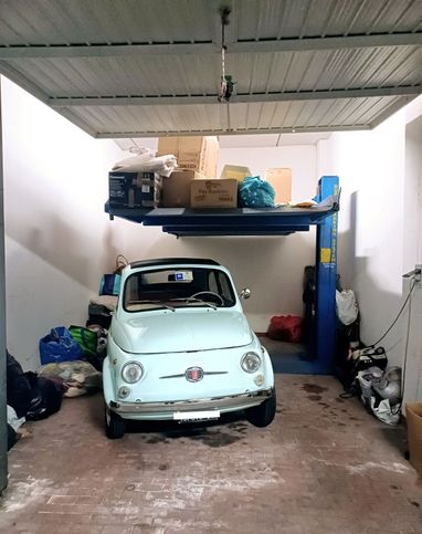 Garage/posto auto in residenziale in Via Giovanni D'Avossa