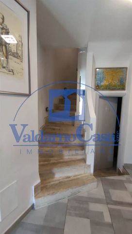 Casa indipendente in residenziale in