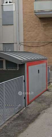 Box/posto auto in residenziale in Viale Spica