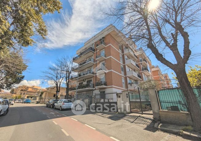 Appartamento in residenziale in Via Col di Lana 18