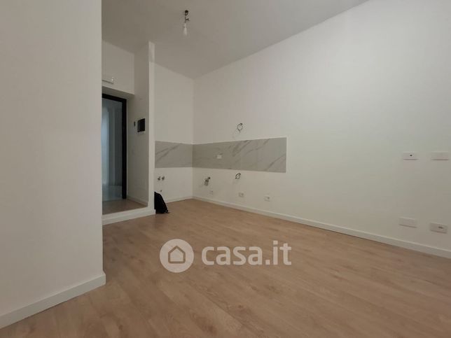 Appartamento in residenziale in Via Ugo de Carolis 31