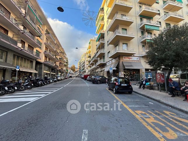 Box/posto auto in residenziale in Via Pietro Agosti