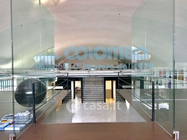 Capannone in commerciale in Via Alcide de Gasperi