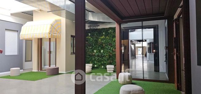 Capannone in commerciale in Centergross