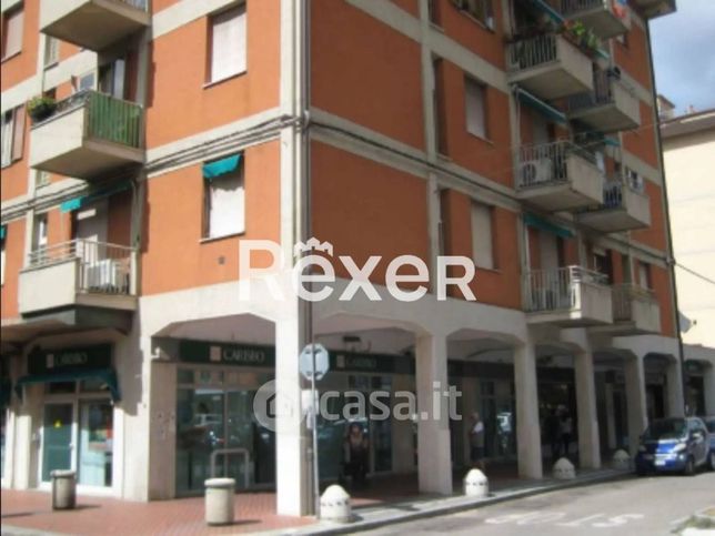 Ufficio in commerciale in Via Porrettana