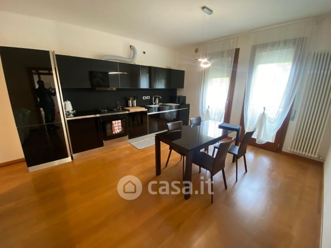 Appartamento in residenziale in Via Siesalunga