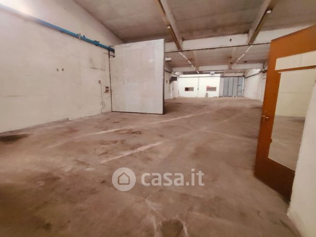 Capannone in commerciale in Via XX Settembre