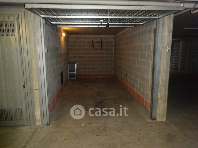 Garage/posto auto in residenziale in Via San Giorgio 17