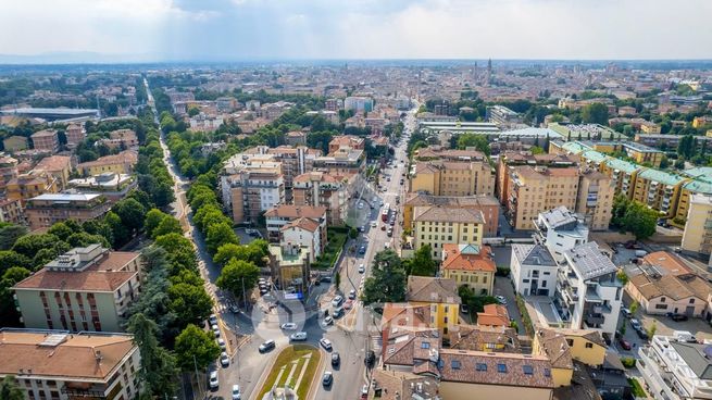 Casa indipendente in residenziale in Via Emilia Est 43