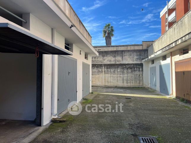 Box/posto auto in residenziale in Via dei Palumbo 31