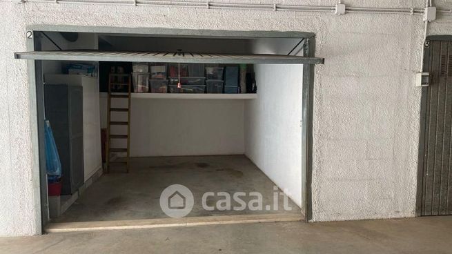 Box/posto auto in residenziale in Via Aldo Moro