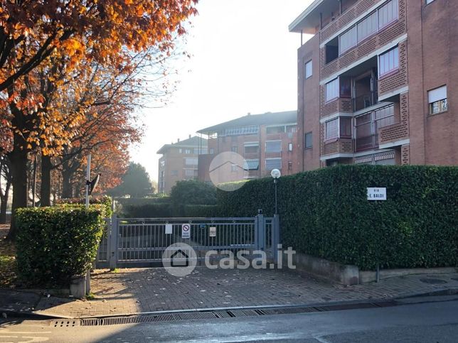 Garage/posto auto in residenziale in Via Baldi 3