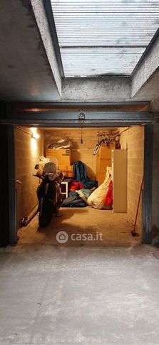 Box/posto auto in residenziale in Via Aristotele
