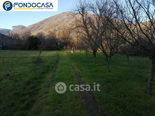 Terreno agricolo in commerciale in Via Ciorani 12