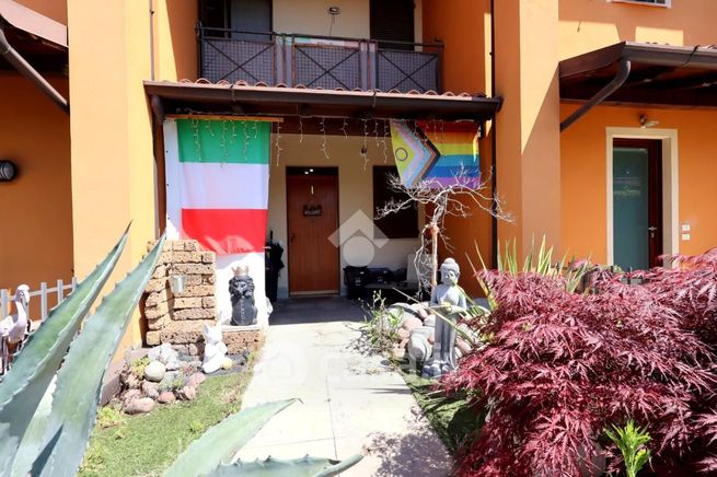 Villetta a schiera in residenziale in Via Aldo Moro 4