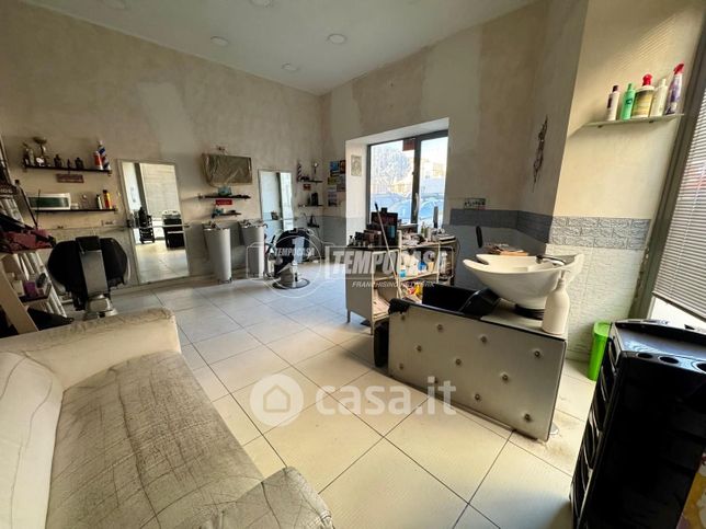 Capannone in commerciale in Via Giusso