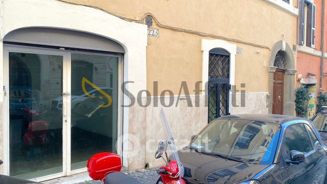 Negozio/locale commerciale in commerciale in Via Panisperna 225
