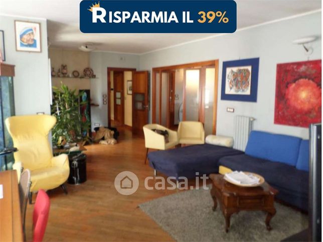 Appartamento in residenziale in Via delle Ville 36