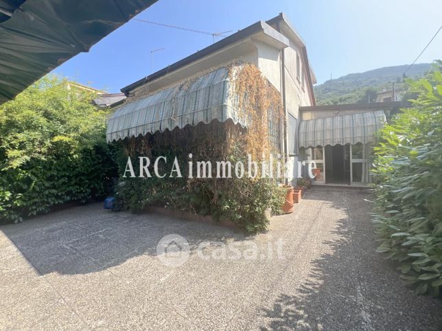 Villa in residenziale in Via Provinciale Vallecchia