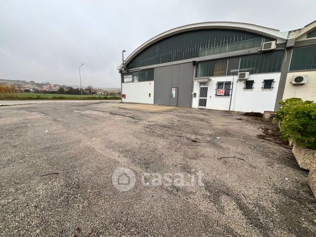 Capannone in commerciale in Via Pantanelli