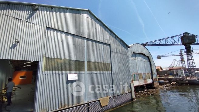 Capannone in commerciale in Dorsoduro