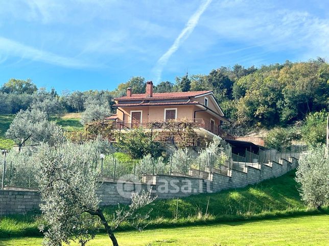 Villa in residenziale in Strada Senza Nome