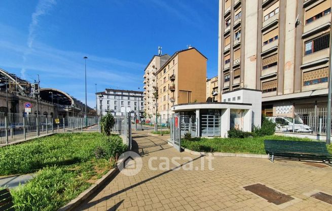 Garage/posto auto in residenziale in Via Giovanni Battista Sammartini 31