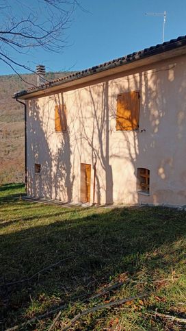 Casa indipendente in residenziale in 