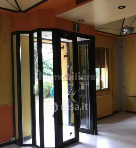 Casa indipendente in residenziale in 