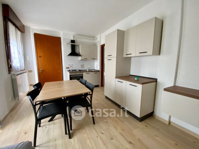 Appartamento in residenziale in Via Sante Baseggio 1