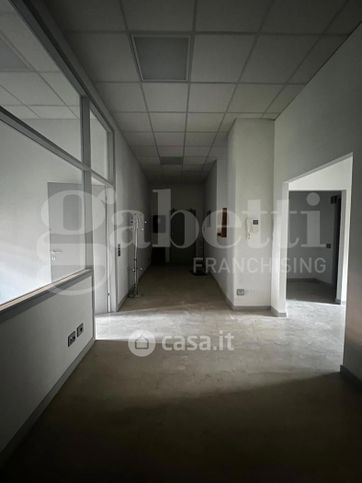 Ufficio in commerciale in Via Francesco Baracca
