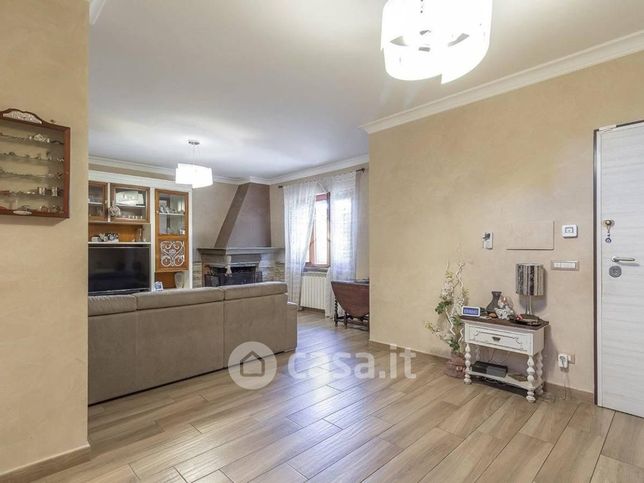 Villetta a schiera in residenziale in Via S. d'Acquisto 14