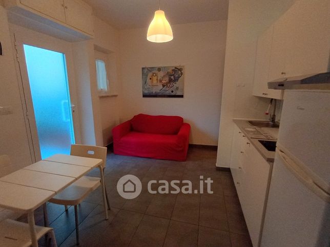 Appartamento in residenziale in Via Esino