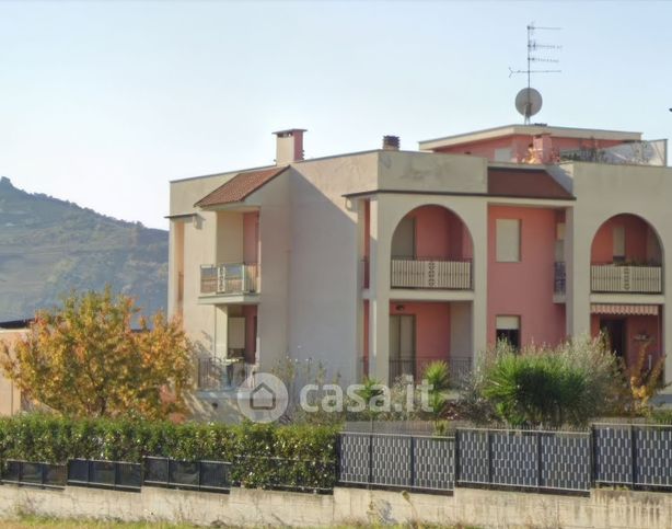 Garage/posto auto in residenziale in Via Saba