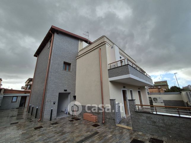 Attico/mansarda in residenziale in Via Enrico Verjus