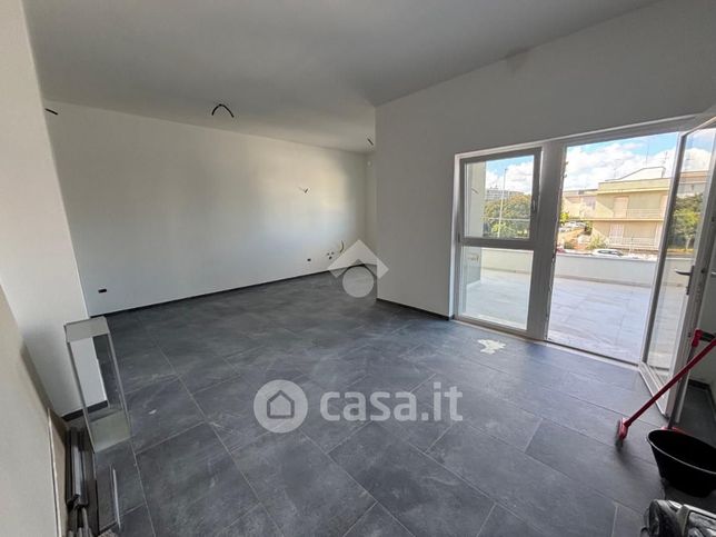 Casa bi/trifamiliare in residenziale in Via di Leuca Tempi Nuovi 77