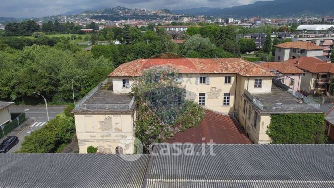 Casa indipendente in residenziale in Via Vittorio Gasparini 18