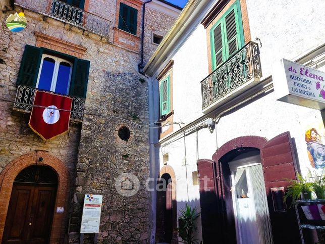 Casa indipendente in residenziale in Via Colle Carbone