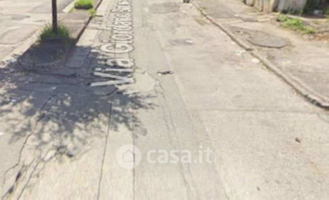 Box/posto auto in residenziale in Via Giordano Bruno