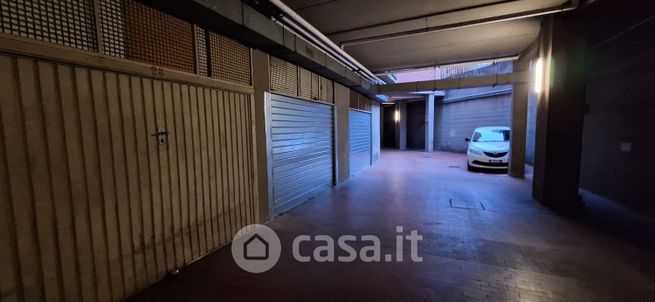 Garage/posto auto in residenziale in Via Roberto Lepetit