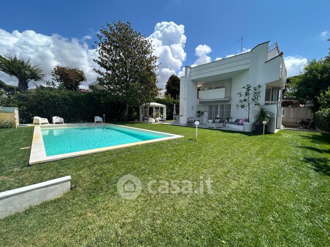 Villa in residenziale in Via Bagnoli 79