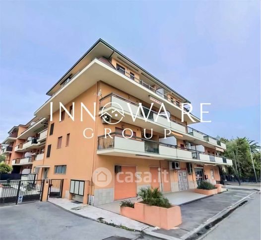 Appartamento in residenziale in Via U. Foscolo 30