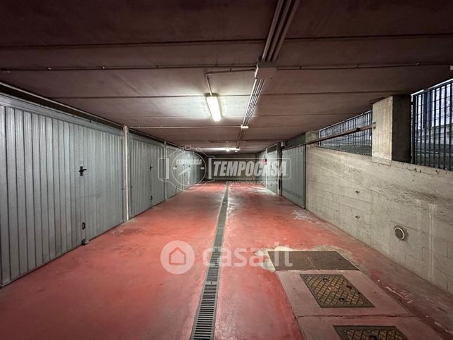 Box/posto auto in residenziale in Via dei del Carretto 7