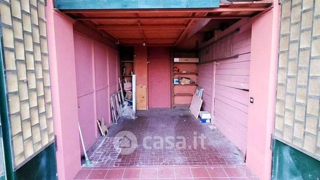 Box/posto auto in residenziale in Via Inipreti 34 -38