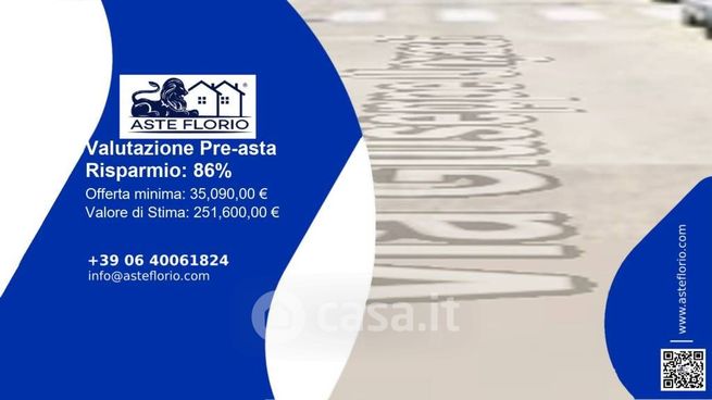 Box/posto auto in residenziale in Via Giuseppe Ungaretti